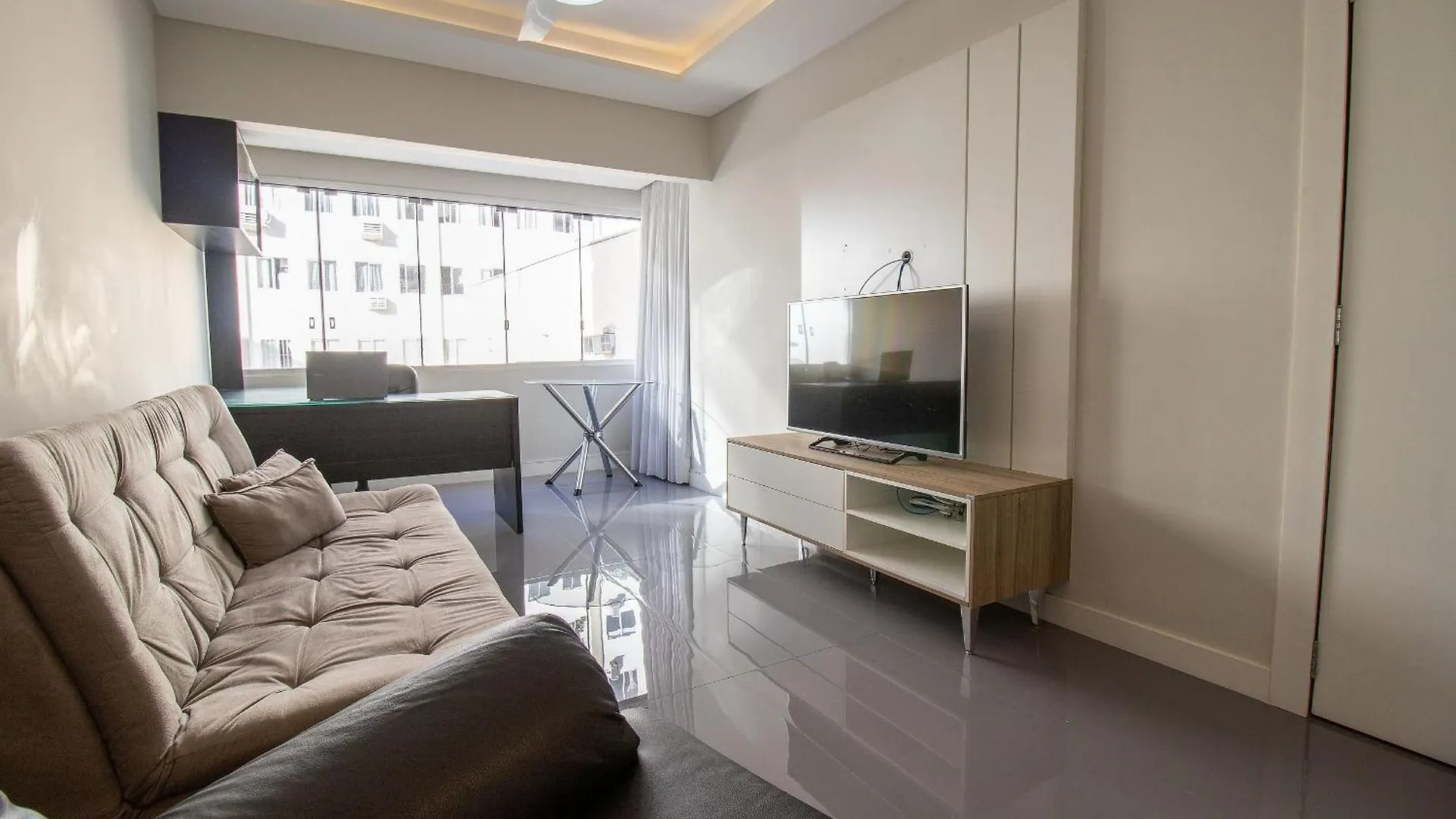 Balneário CamboriúGnv103 - Aconchegante, Climatizado, Garagem, Wi-Fi公寓 巴西